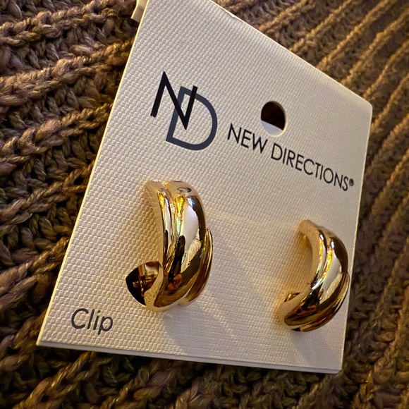 New Directions Shiny Gold Clip Earrings - Picture 2 of 3